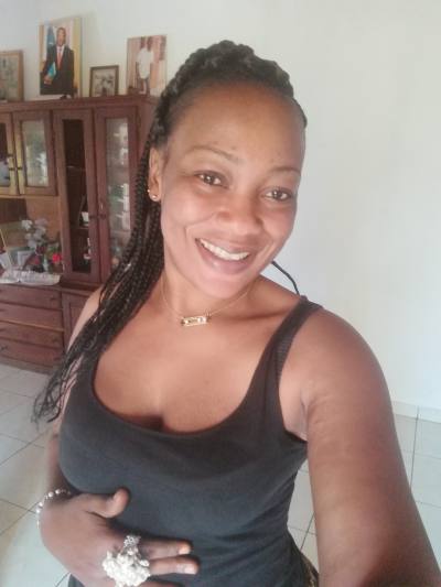 Suzanne 37 ans Yaounde Cameroun