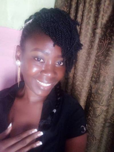 Aisha 32 ans Yaoundé Cameroun