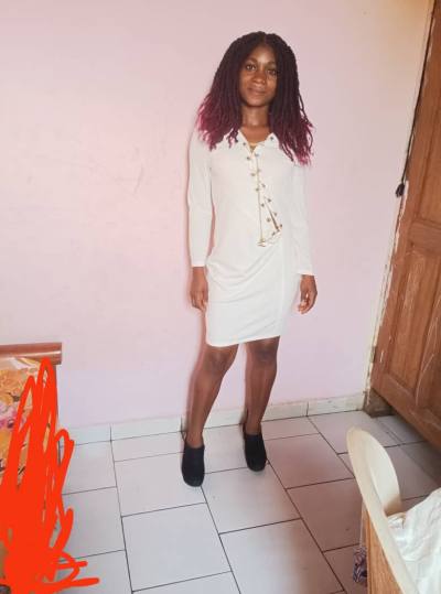 Marie belle 27 ans Yaoundé  Cameroun