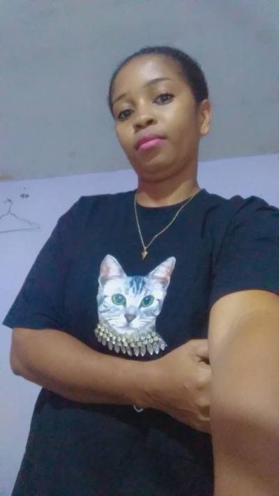 Chabrina 31 ans Antalaha Madagascar