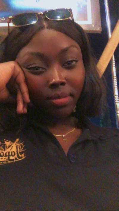 Marie 28 Jahre Douala Cameroun