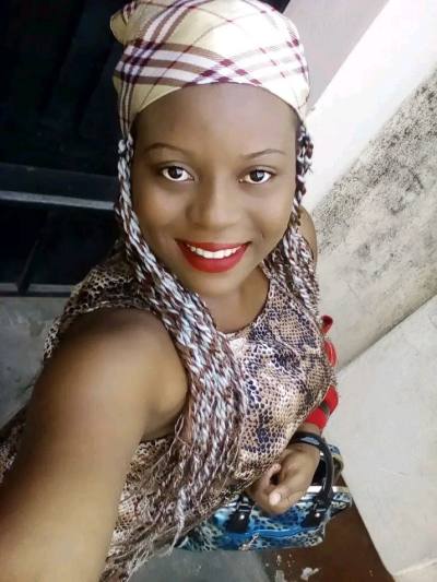 Emilie 32 ans Cotonou Togo