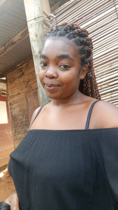 Lynda 25 ans Sambava  Madagascar