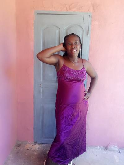 Marie 35 ans Anatalaha Madagascar