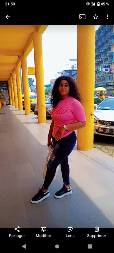 Olga 31 ans Yaounde Cameroun