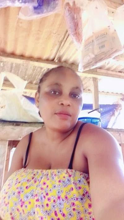 Sarah 39 ans Douala  Cameroun