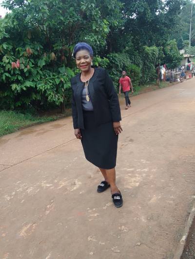 Pauline 59 ans Yaounde  Cameroun