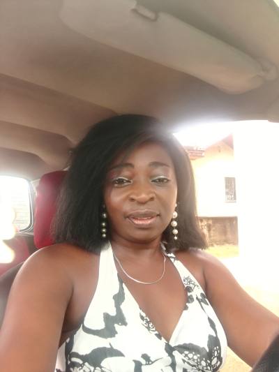 Sandrine 45 ans Yaoundé Cameroun