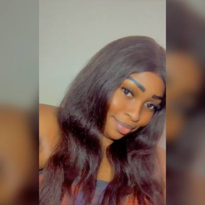 BINTA 26 Jahre Dakar Senegal