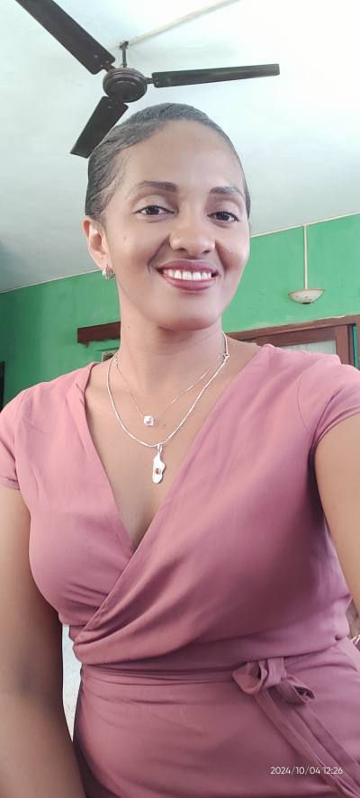 Olivia 35 ans Communes Urbain Antsiranana  Madagascar