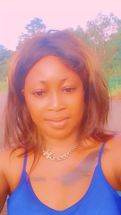 Elise 37 years Douala Cameroon