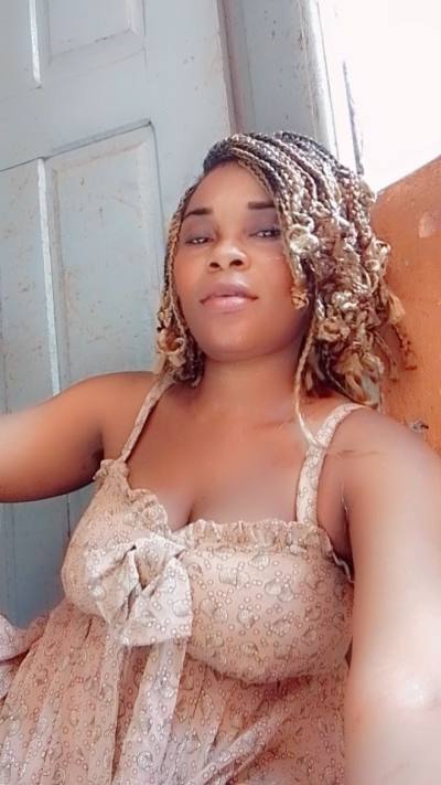 Seraphine 32 ans Yaoundé  Cameroun