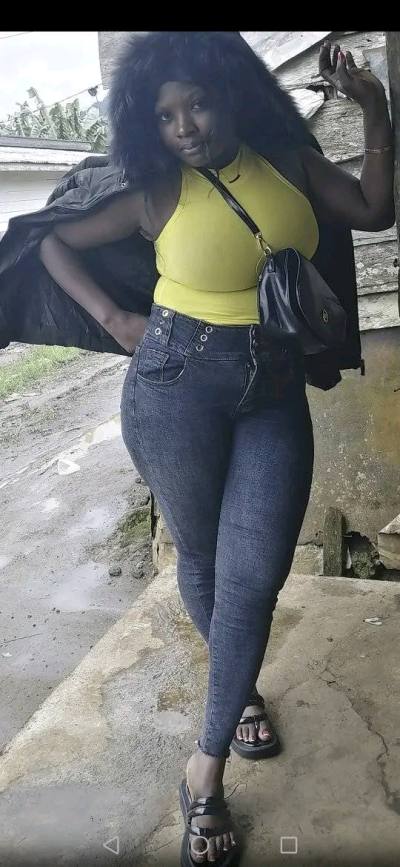 Laura 26 ans Baganté  Cameroun