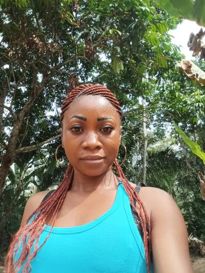 Marie belle 27 ans Yaoundé  Cameroun