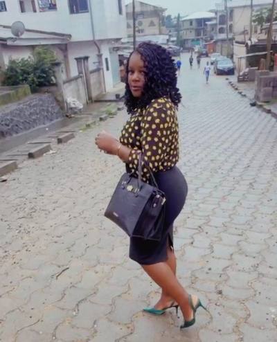 Gladys 28 ans Douala  Cameroun