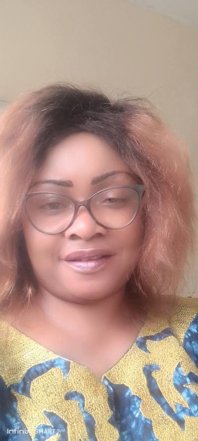 Cécile 40 ans Yaoundé  Cameroun