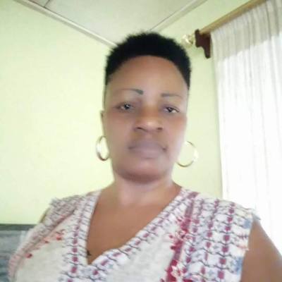 Muriel 48 ans Catholique  Cameroun