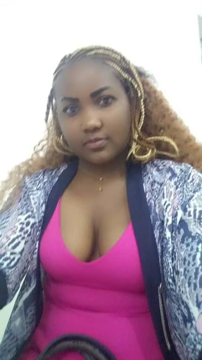 Lyne 30 ans Yaoundé  Cameroun