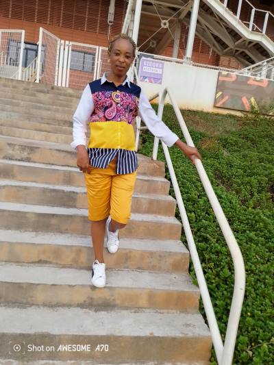 Rosine 45 ans Yaoundé  Cameroun