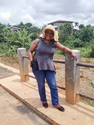 Marie  44 ans Yaoundé4 Cameroun