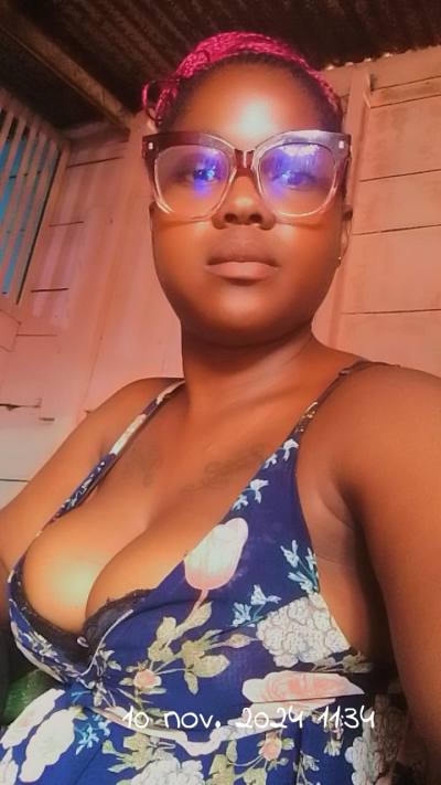 Sandrine 32 years Yaoundé Cameroon