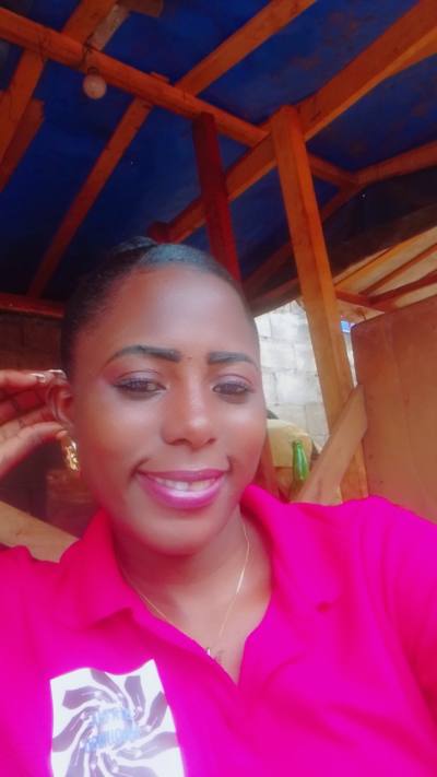 Carole 34 years Yaounde Cameroon