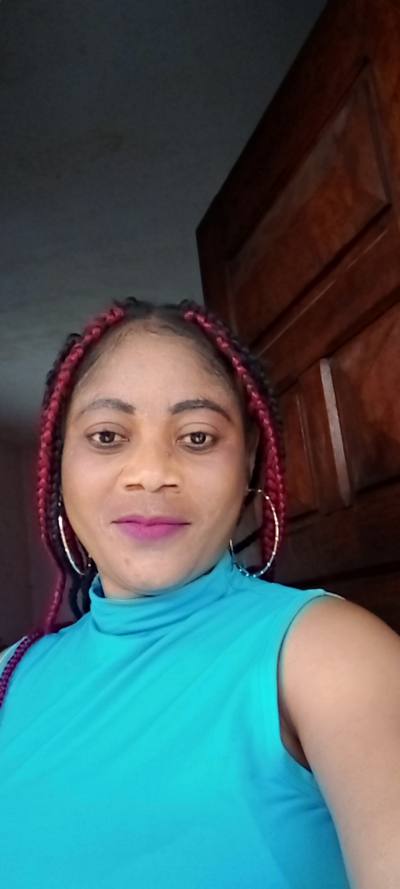 Carine 38 ans Yaoundé  Cameroun