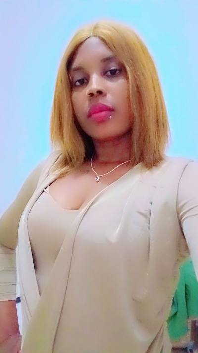 BINTA 32 ans Dakar Sénégal