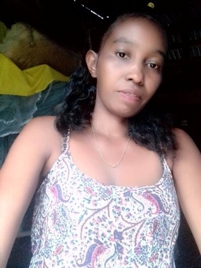 Cayna 34 ans Sambava Madagascar