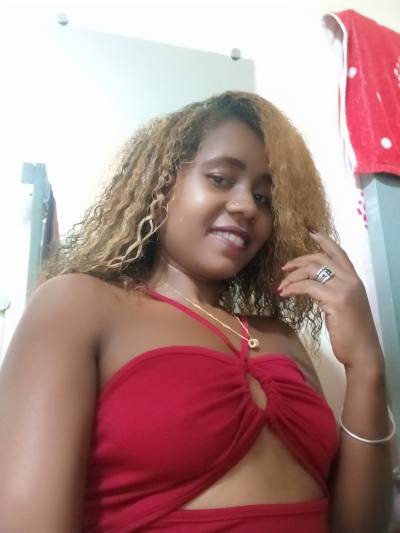 Ginah 34 ans Tananarive Madagascar