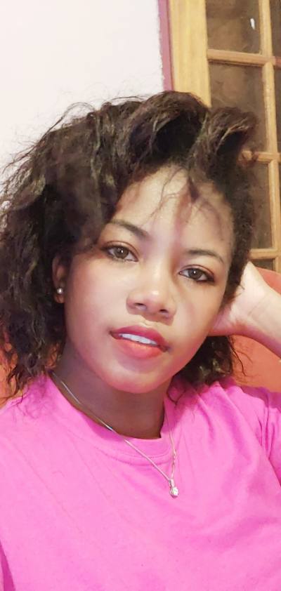 Ninah 29 ans Homme Sérieux  Madagascar