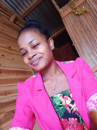 Claudie 27 ans Soanierana Ivongo Madagascar