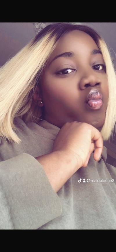 Anoushka 20 ans Mfoundi Cameroun