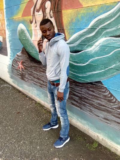 Mamadou  28 ans Amantea Italie