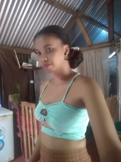 Marceline 37 ans Antalaha Madagascar