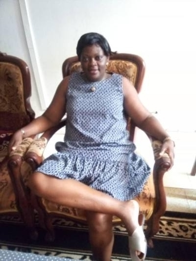 Julie 46 ans Yaoundé  Cameroun