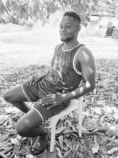 Richard 26 ans Douala- Bonaberi  