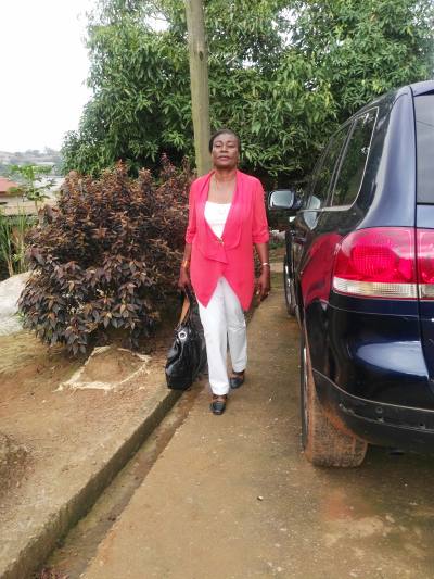 Albertine 46 ans Yaoundé 5eme Cameroun