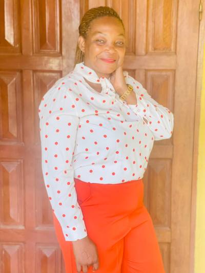 Béatrice 52 ans Yaoundé  Cameroun