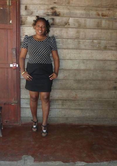 Eliette 37 ans Sambava Madagascar