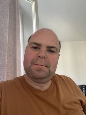 Romain 32 ans Dinan France