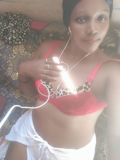 Francisca 33 ans Toamasina Madagascar