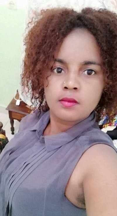 Roselys 34 ans Antananarivo  Madagascar