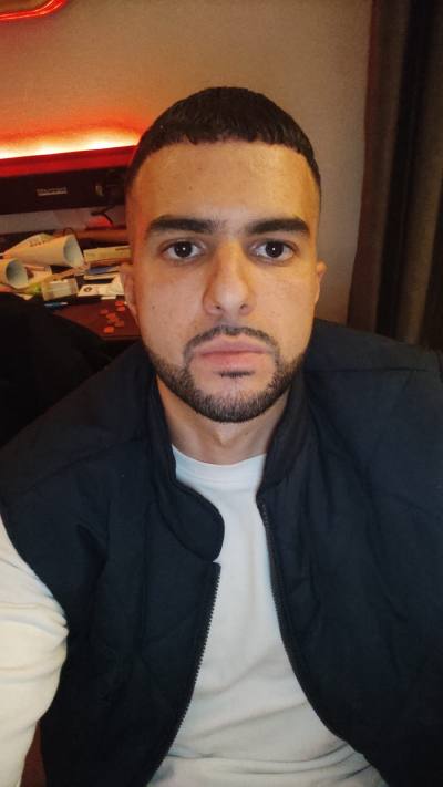 Wassim 27 ans Aix En Provence France