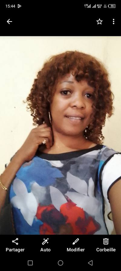 Ladouce 33 ans Yaoundé  Cameroun