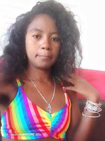 Julianah 30 ans Toliara Madagascar