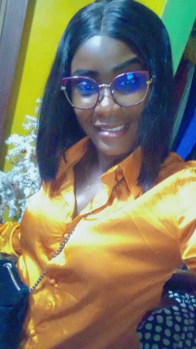 Emilienne 26 ans  Yaoundé  Cameroun