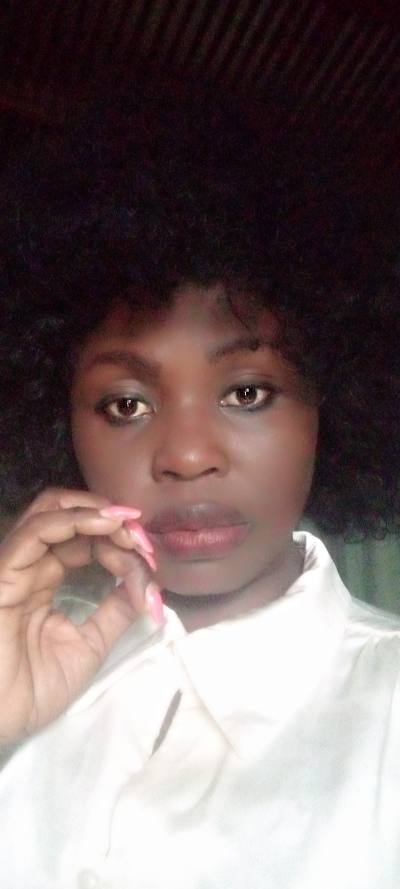 Aline 30 ans Bertoua Cameroun