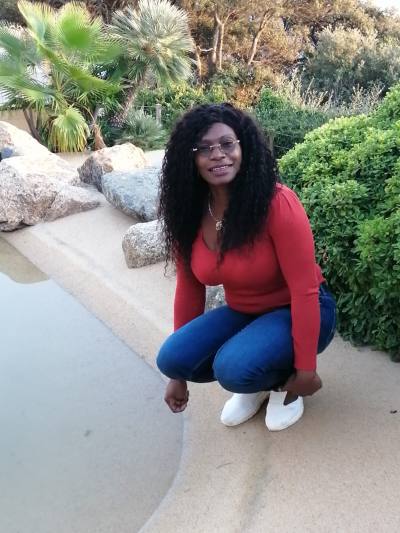 Laurentine 29 ans Yaoundé  Cameroun