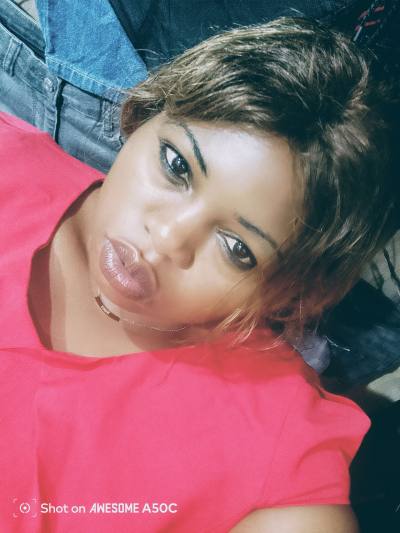 Julie 33 ans Chrétienne  Cameroun